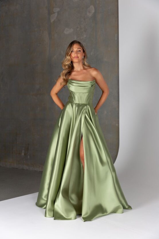 Onana | PO25156 | Tania Olsen Designs 2025 Amour Collection | Campaign Image 1