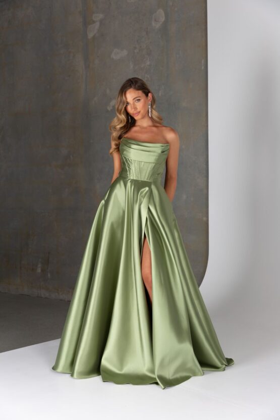 Onana | PO25156 | Tania Olsen Designs 2025 Amour Collection | Campaign Image 2