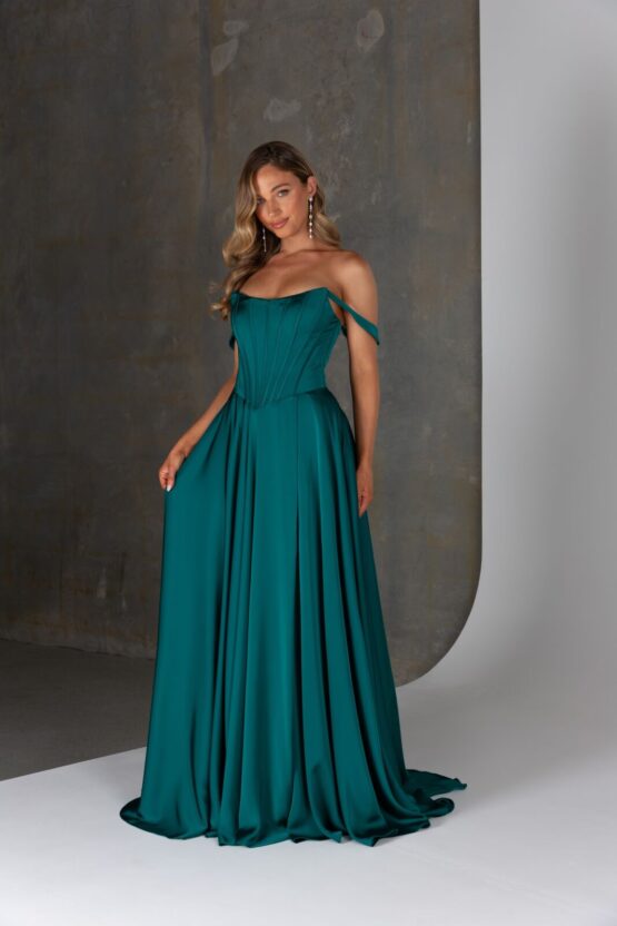 Solana | PO25164 | Tania Olsen Designs 2025 Amour Collection | Campaign Image 1.