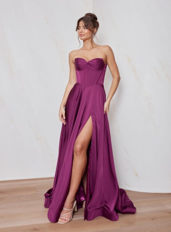 Carly PO2674 Magenta_TaniaOlsen_Formal 398