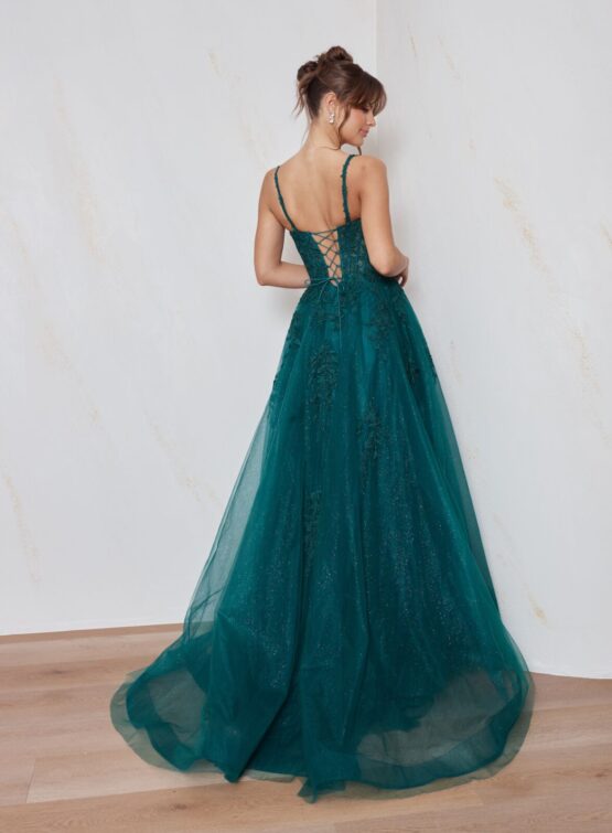 Cesella PO2672 Emerald_TaniaOlsen_Formal 424